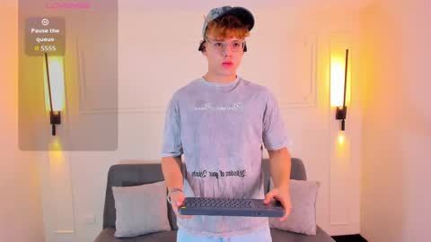 Snapshot of jhoumod_21 chatting on 09.24.25 jhoumod_21 online show from 09.24.25