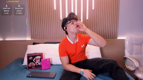 Snapshot of jhoumod_21 chatting on 10.10.25 jhoumod_21 online show from 10.10.25