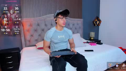 Snapshot of jhoumod_21 chatting on 10.15.25 jhoumod_21 online show from 10.15.25