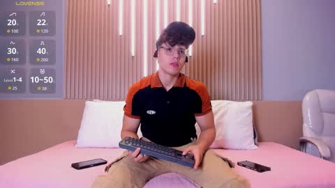 Snapshot of jhoumod_21 chatting on 10.16.25 jhoumod_21 online show from 10.16.25