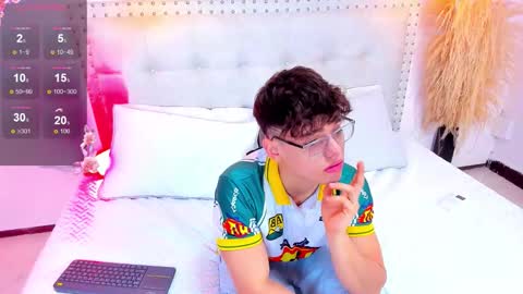 Snapshot of jhoumod_21 chatting on 11.27.25 jhoumod_21 online show from 11.27.25