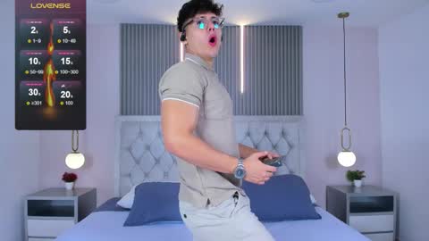 Snapshot of jhoumod_21 chatting on 11.29.25 jhoumod_21 online show from 11.29.25