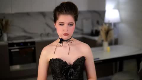 Snapshot of jinbar chatting on 11.12.25 Aria online show from 11.12.25