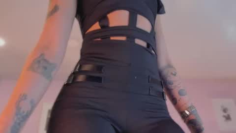 Jinx  online show from 10.16.25