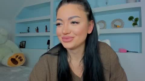 Juliee online show from 11.05.25