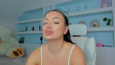 Juliee online show from 11.09.25