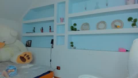 Juliee online show from 01.05.26