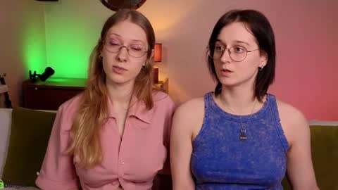 Snapshot of jitoon_exe chatting on 01.26.25 Hey Guys We are Julia ginger Tina brunette online show from 01.26.25