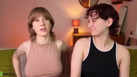 Snapshot of jitoon_exe chatting on 10.24.25 Hey Guys We are Julia ginger Tina brunette online show from 10.24.25