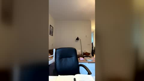 Snapshot of jjd8 chatting on 12.19.25 jjd8 online show from 12.19.25