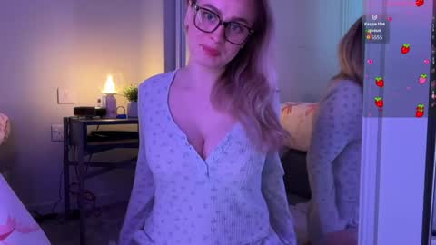 Snapshot of jjulietterose chatting on 05.07.26 Juliette Rose online show from 05.07.26
