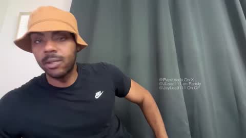 Snapshot of jloads_ chatting on 11.29.25 Jay Load online show from 11.29.25