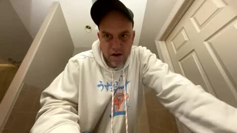 Snapshot of jlovindemsm chatting on 11.03.25 Jimmy online show from 11.03.25