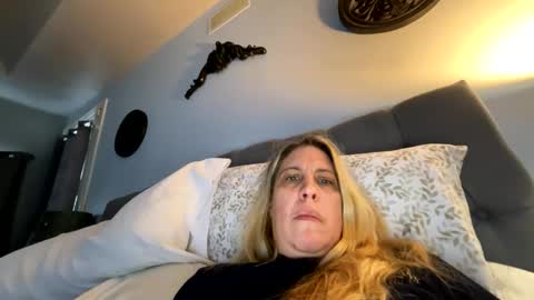 Snapshot of jlovindemsm chatting on 11.09.25 Jimmy online show from 11.09.25