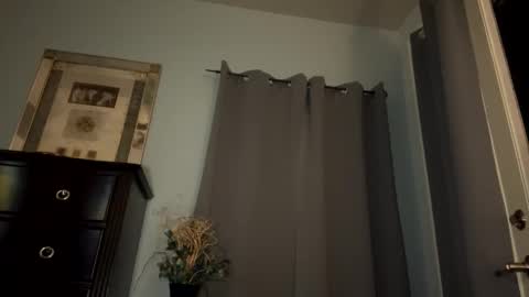 Snapshot of jlovindemsm chatting on 11.25.25 Jimmy online show from 11.25.25