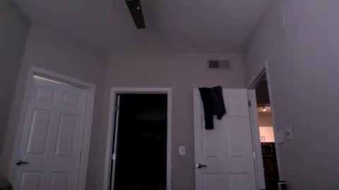 Snapshot of jmeaty5 chatting on 12.17.25 jmeaty5 online show from 12.17.25