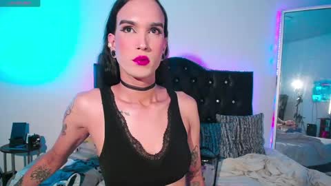 Snapshot of joaisaza chatting on 03.24.26 Joa Isaza online show from 03.24.26