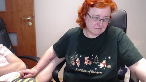 Snapshot of joannaandneighbour chatting on 12.29.24 Joanna and Greg online show from 12.29.24