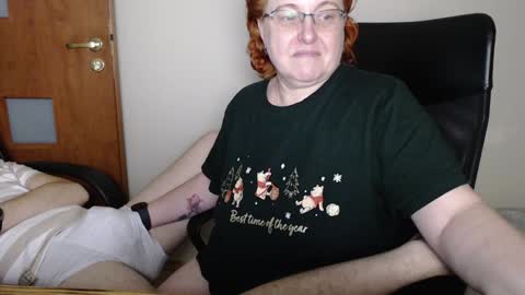 Snapshot of joannaandneighbour chatting on 12.30.24 Joanna and Greg online show from 12.30.24