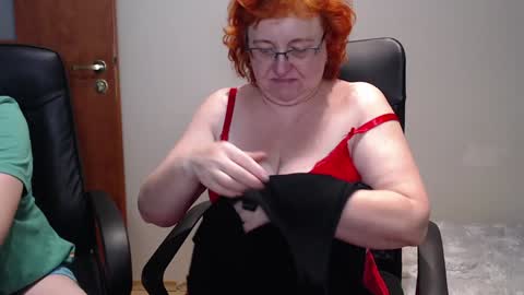 Snapshot of joannaandneighbour chatting on 01.05.25 Joanna and Greg online show from 01.05.25