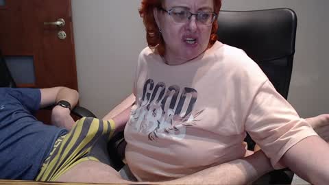 Snapshot of joannaandneighbour chatting on 01.10.25 Joanna and Greg online show from 01.10.25