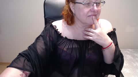 Snapshot of joannaandneighbour chatting on 01.14.25 Joanna and Greg online show from 01.14.25