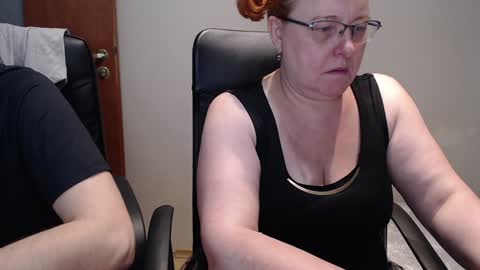 Snapshot of joannaandneighbour chatting on 01.18.25 Joanna and Greg online show from 01.18.25