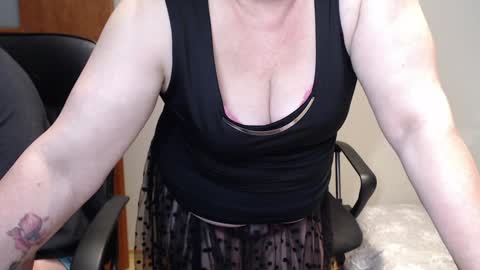 Snapshot of joannaandneighbour chatting on 01.19.25 Joanna and Greg online show from 01.19.25