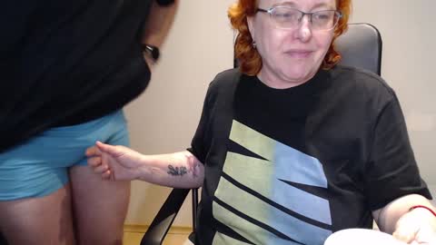 Snapshot of joannaandneighbour chatting on 01.19.25 Joanna and Greg online show from 01.19.25