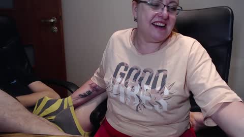 Snapshot of joannaandneighbour chatting on 01.23.25 Joanna and Greg online show from 01.23.25