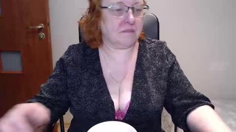 Snapshot of joannaandneighbour chatting on 02.12.25 Joanna and Greg online show from 02.12.25