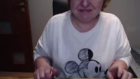 Snapshot of joannaandneighbour chatting on 02.15.25 Joanna and Greg online show from 02.15.25