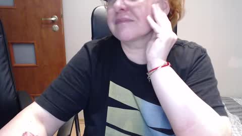 Snapshot of joannaandneighbour chatting on 02.17.25 Joanna and Greg online show from 02.17.25