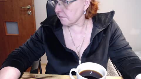 Snapshot of joannaandneighbour chatting on 02.25.25 Joanna and Greg online show from 02.25.25