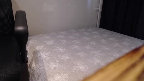 Snapshot of joannaandneighbour chatting on 03.04.25 Joanna and Greg online show from 03.04.25