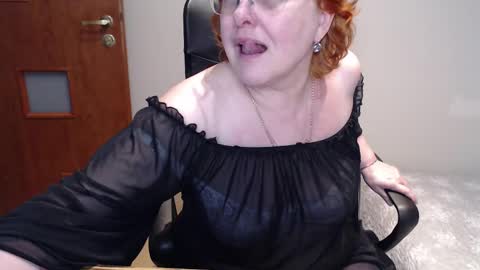 Snapshot of joannaandneighbour chatting on 03.12.25 Joanna and Greg online show from 03.12.25