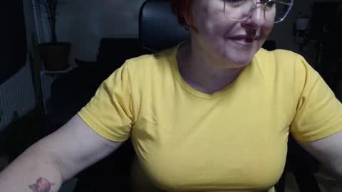 Snapshot of joannaandneighbour chatting on 10.21.25 Joanna and Greg online show from 10.21.25