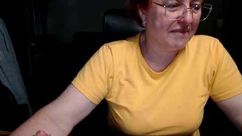 Snapshot of joannaandneighbour chatting on 11.20.25 Joanna and Greg online show from 11.20.25