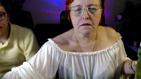 Snapshot of joannaandneighbour chatting on 11.29.25 Joanna and Greg online show from 11.29.25