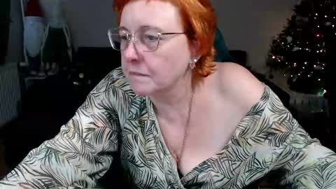 Snapshot of joannaandneighbour chatting on 01.06.26 Joanna and Greg online show from 01.06.26