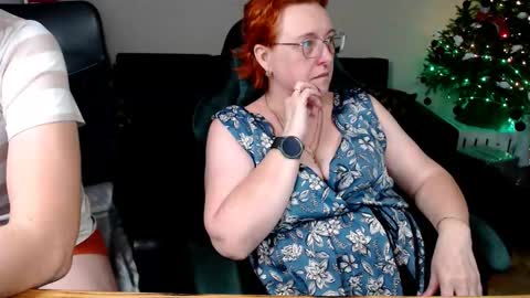 Snapshot of joannaandneighbour chatting on 01.10.26 Joanna and Greg online show from 01.10.26