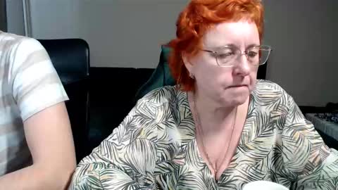 Snapshot of joannaandneighbour chatting on 02.10.26 Joanna and Greg online show from 02.10.26