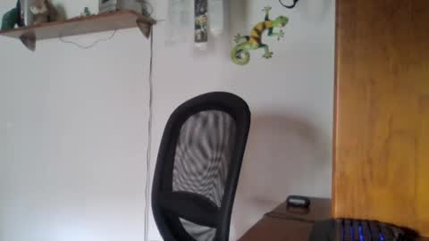 joaodias_18 online show from 12.15.24