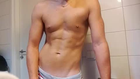 Snapshot of joaquin_h chatting on 10.10.25 Joaquin online show from 10.10.25