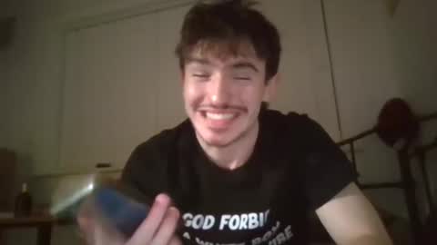 Snapshot of joeosulli2024 chatting on 12.21.25 JoeOsulli online show from 12.21.25