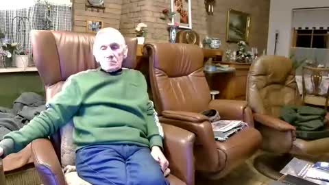 Snapshot of johan7_heet chatting on 12.17.25 johan7 heet online show from 12.17.25