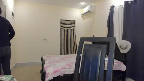 Johan Beley online show from 02.25.25