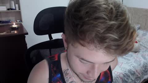 JOHAN independient model online show from 12.20.24