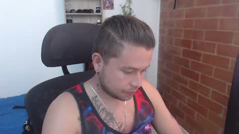 Snapshot of johanleonsweetboy chatting on 06.12.26 JOHAN independient model online show from 06.12.26