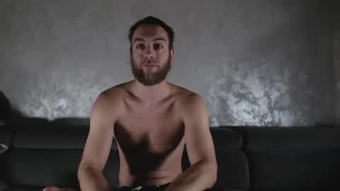 Snapshot of john_green77 chatting on 11.01.25 John online show from 11.01.25